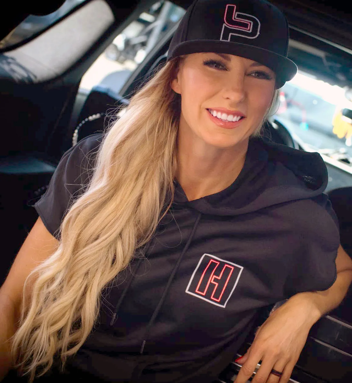 Hoonigan WOMEN'S Leah Pruett LP ENERGY Short Sleeve Pullover Hoodie