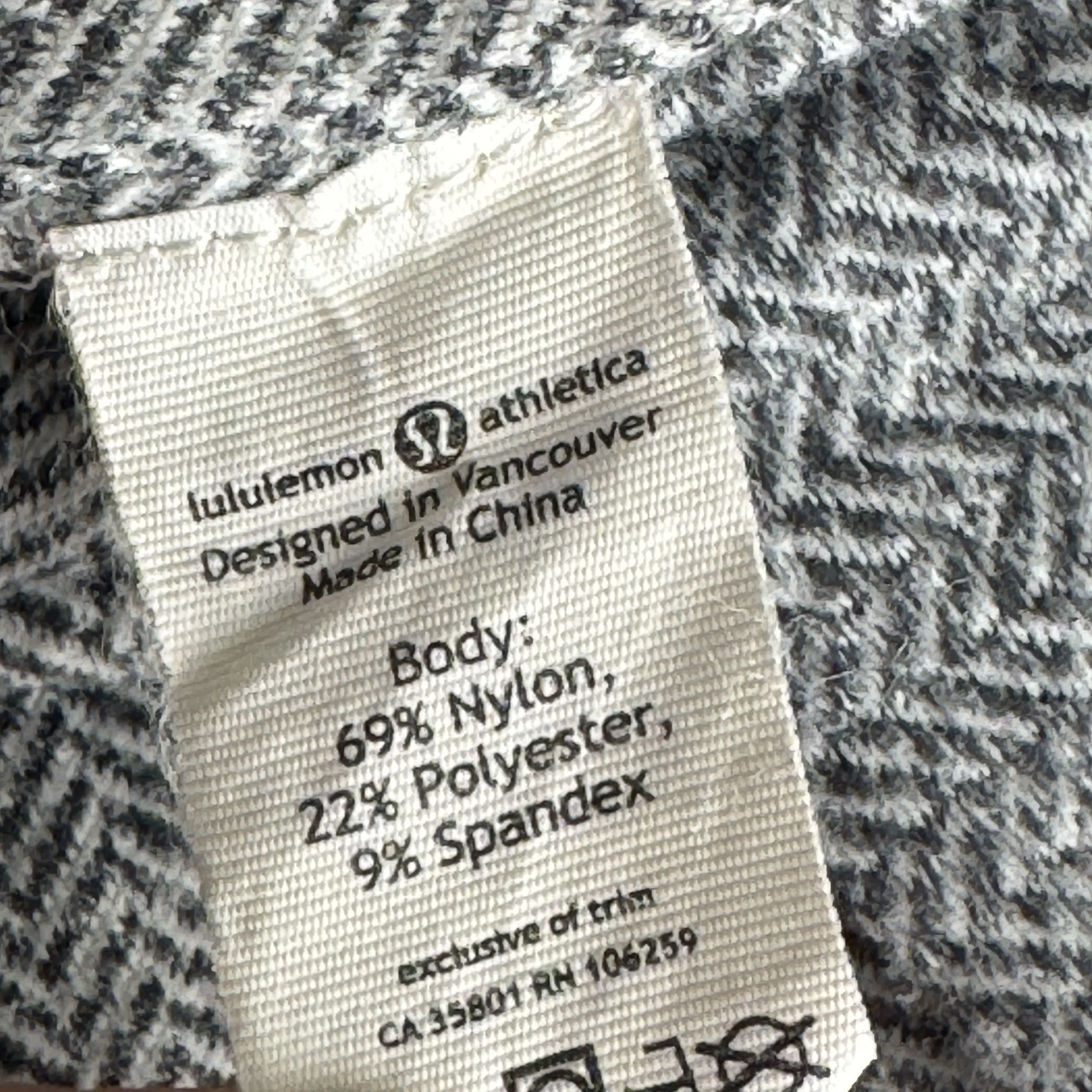 Lululemon | Women's Black and White Vinyasa Infinity Herringbone Scarf with Snaps | Size: OS