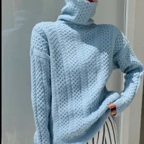 Luxurious cashmere turtleneck sweater with check pattern