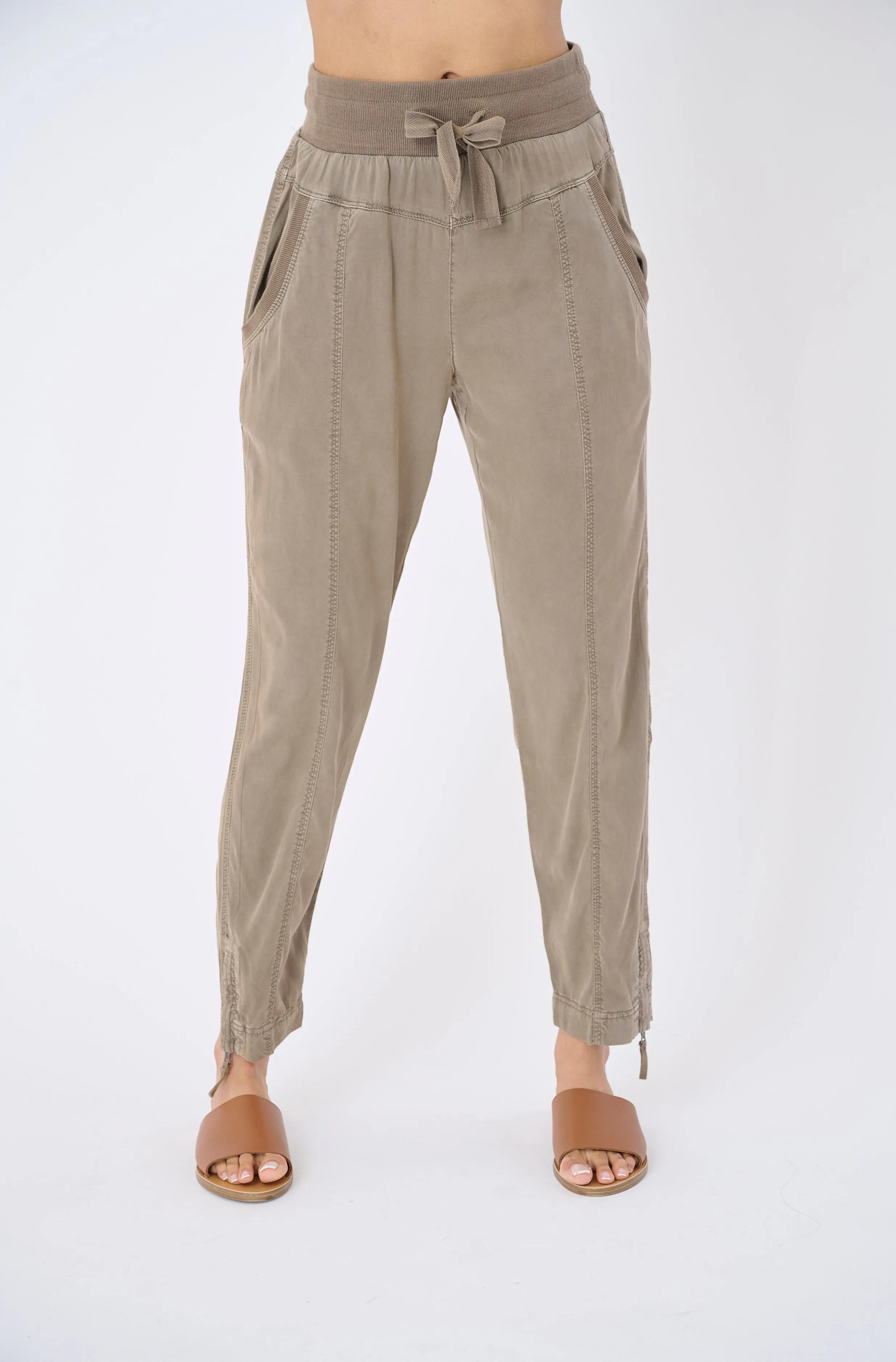 Melody Stretch Cupro Jogger