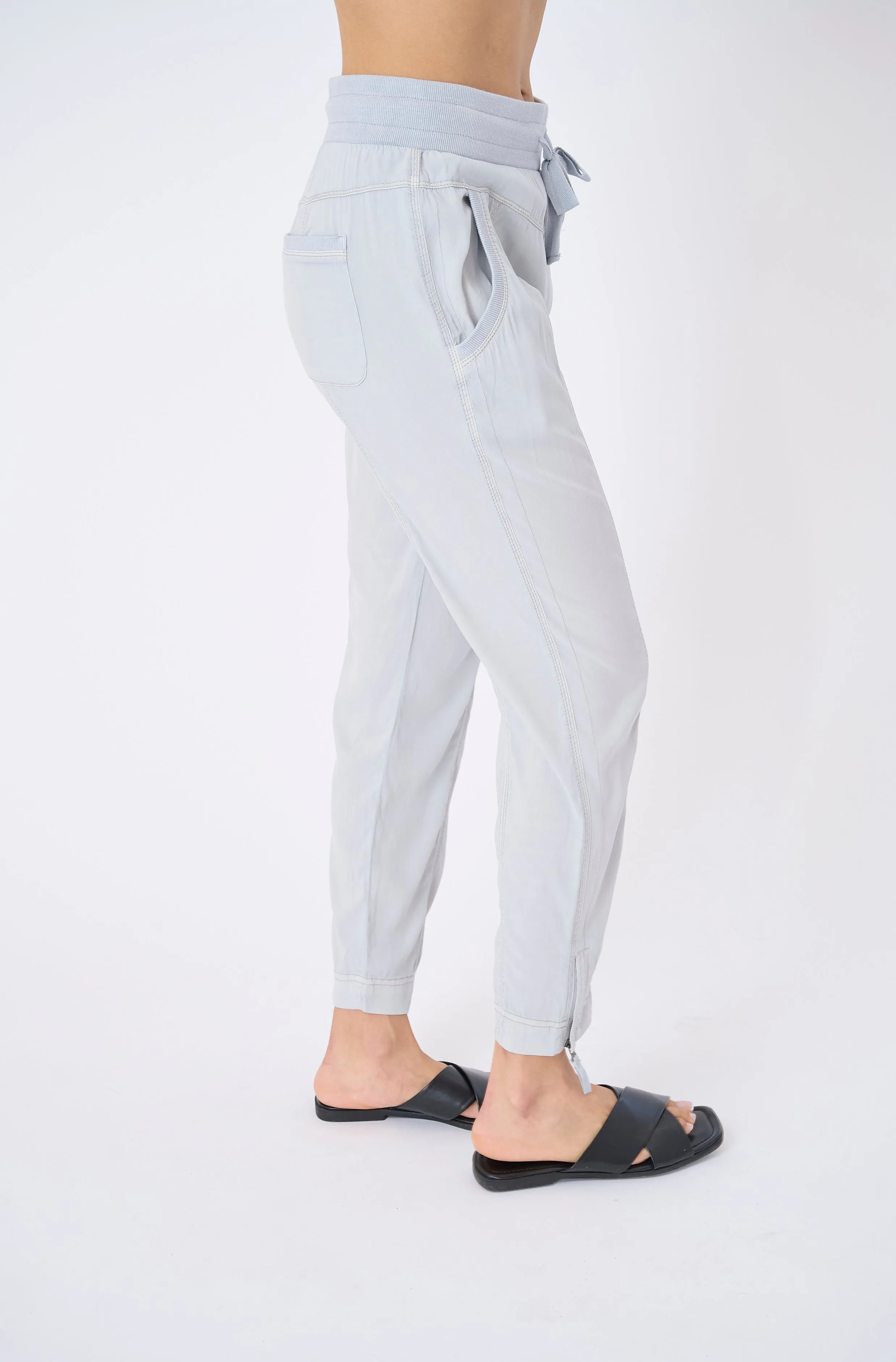 Melody Stretch Cupro Jogger