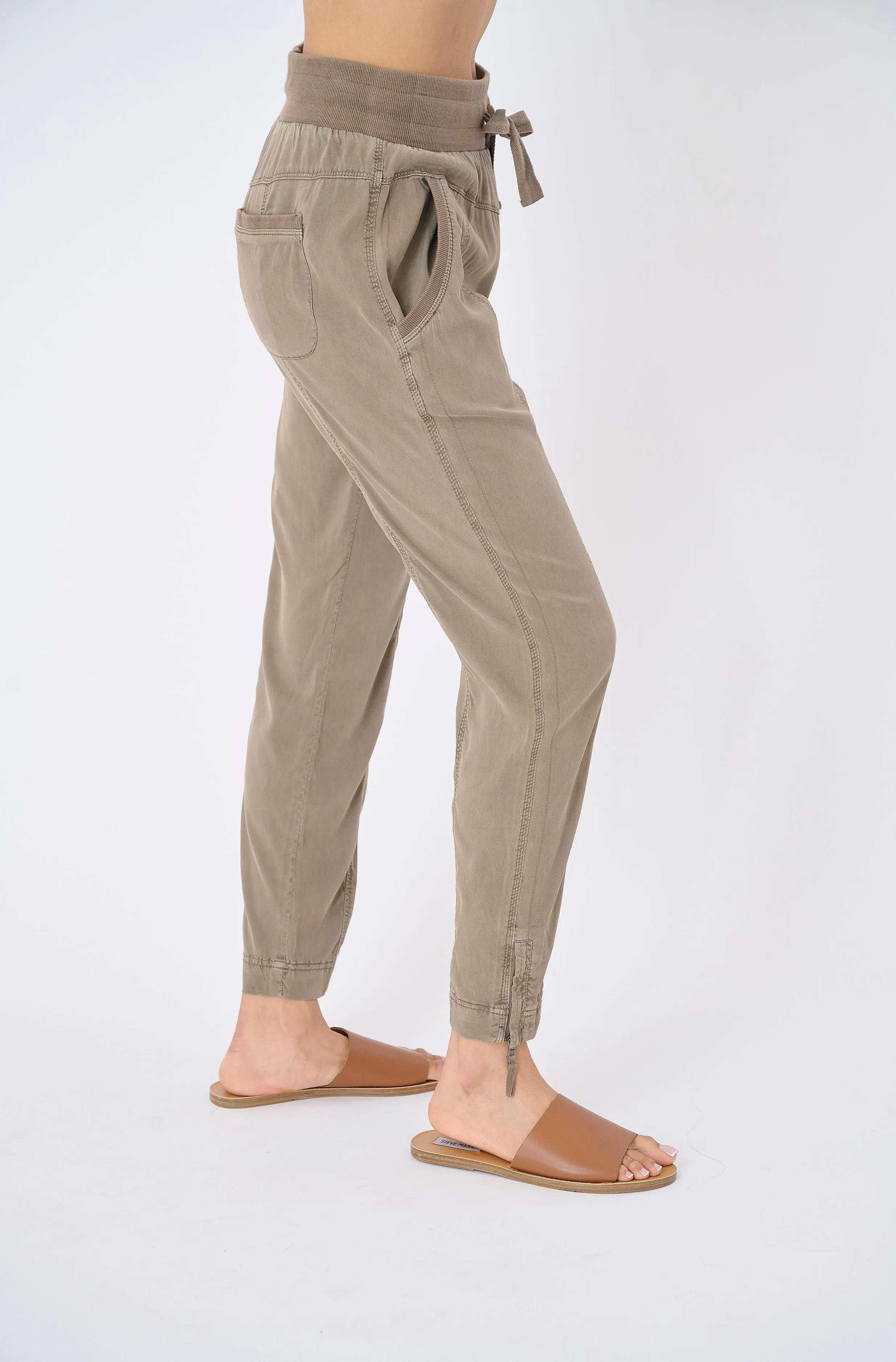 Melody Stretch Cupro Jogger