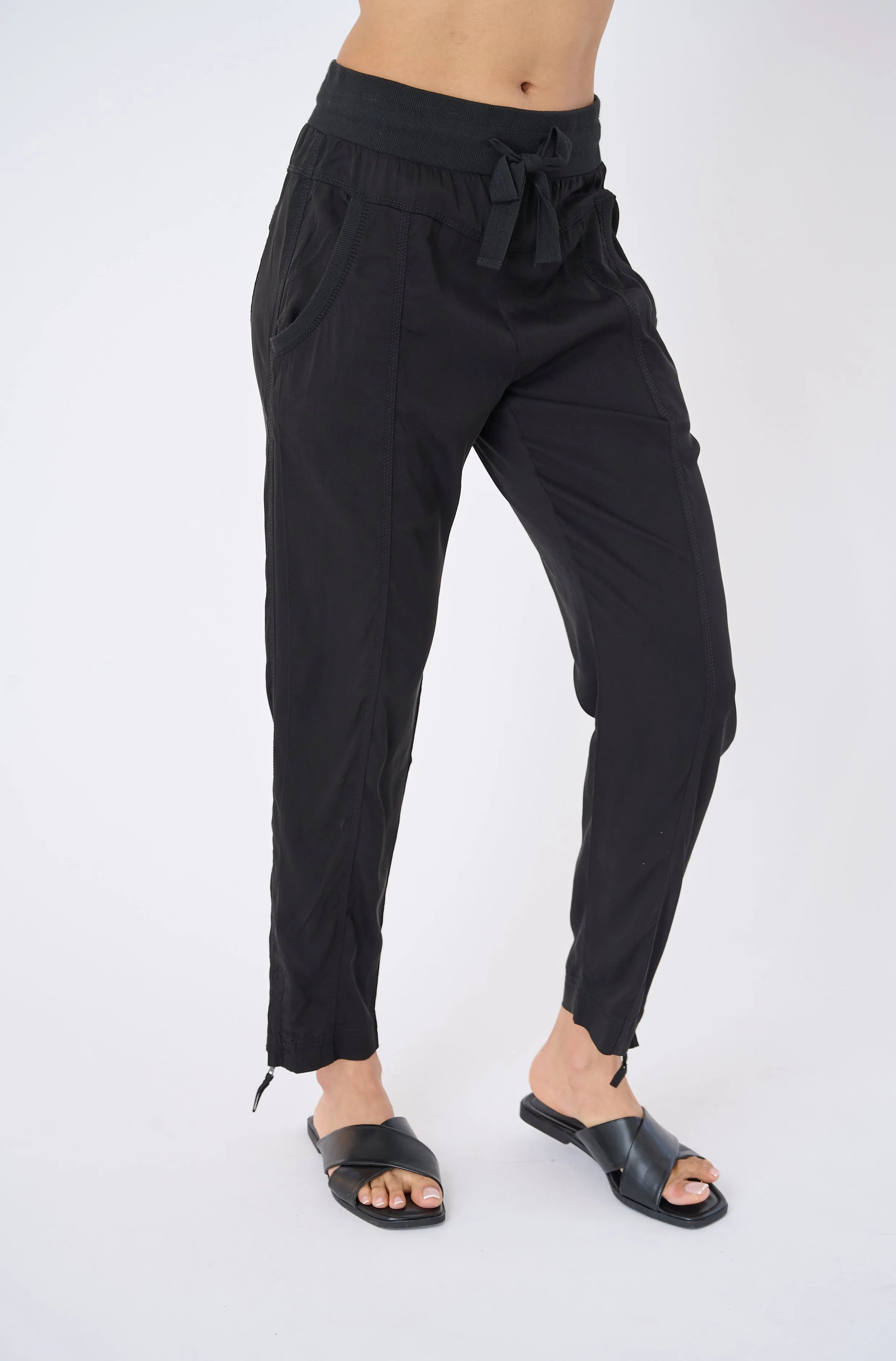 Melody Stretch Cupro Jogger