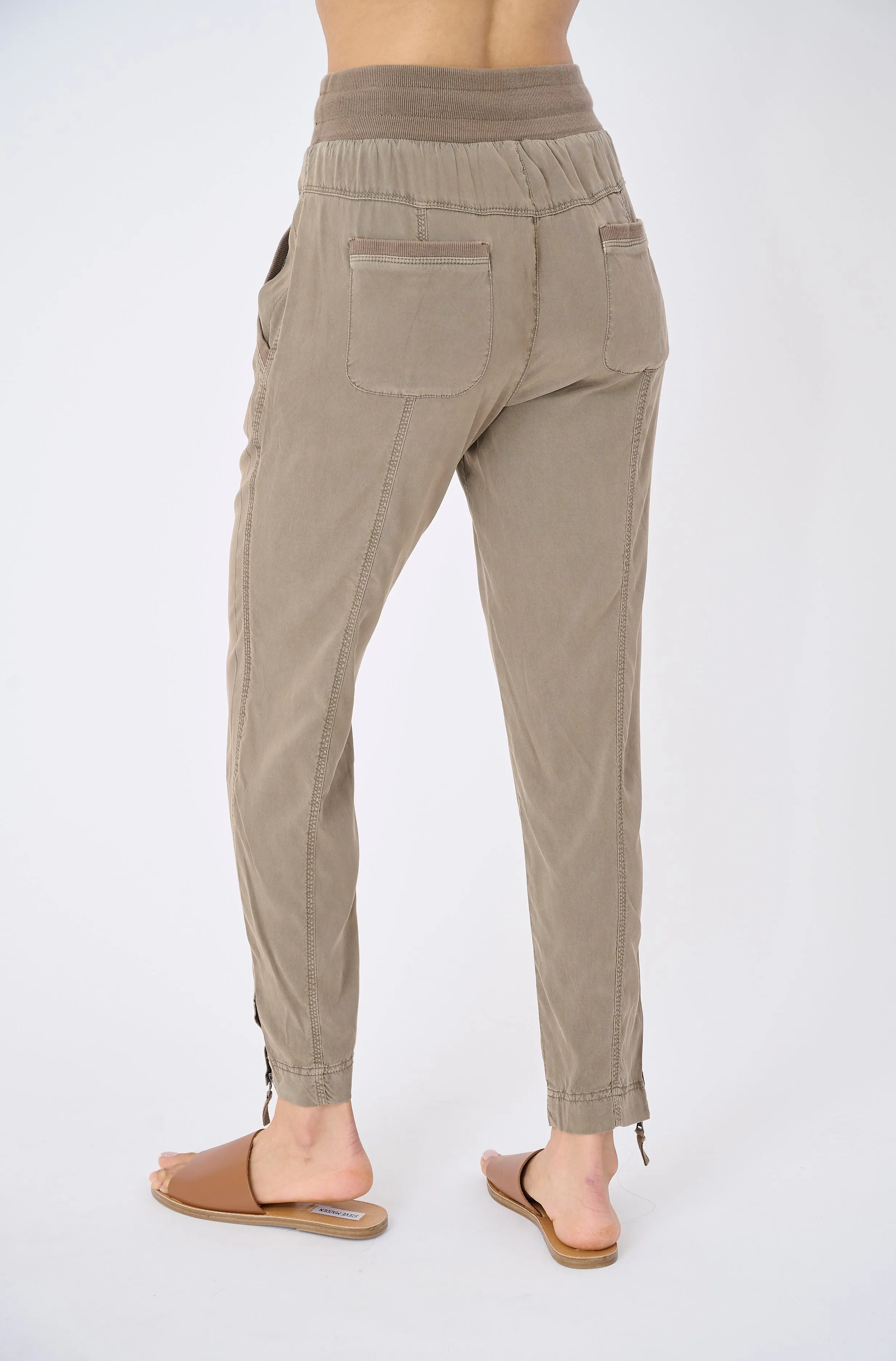 Melody Stretch Cupro Jogger