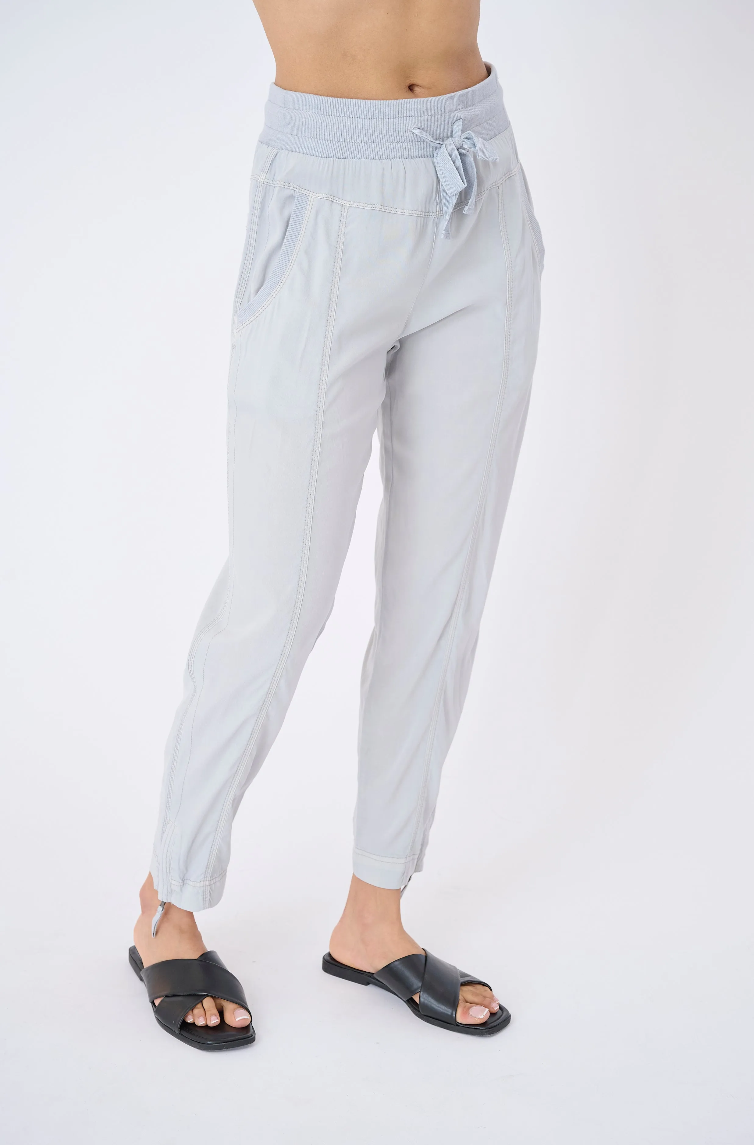 Melody Stretch Cupro Jogger