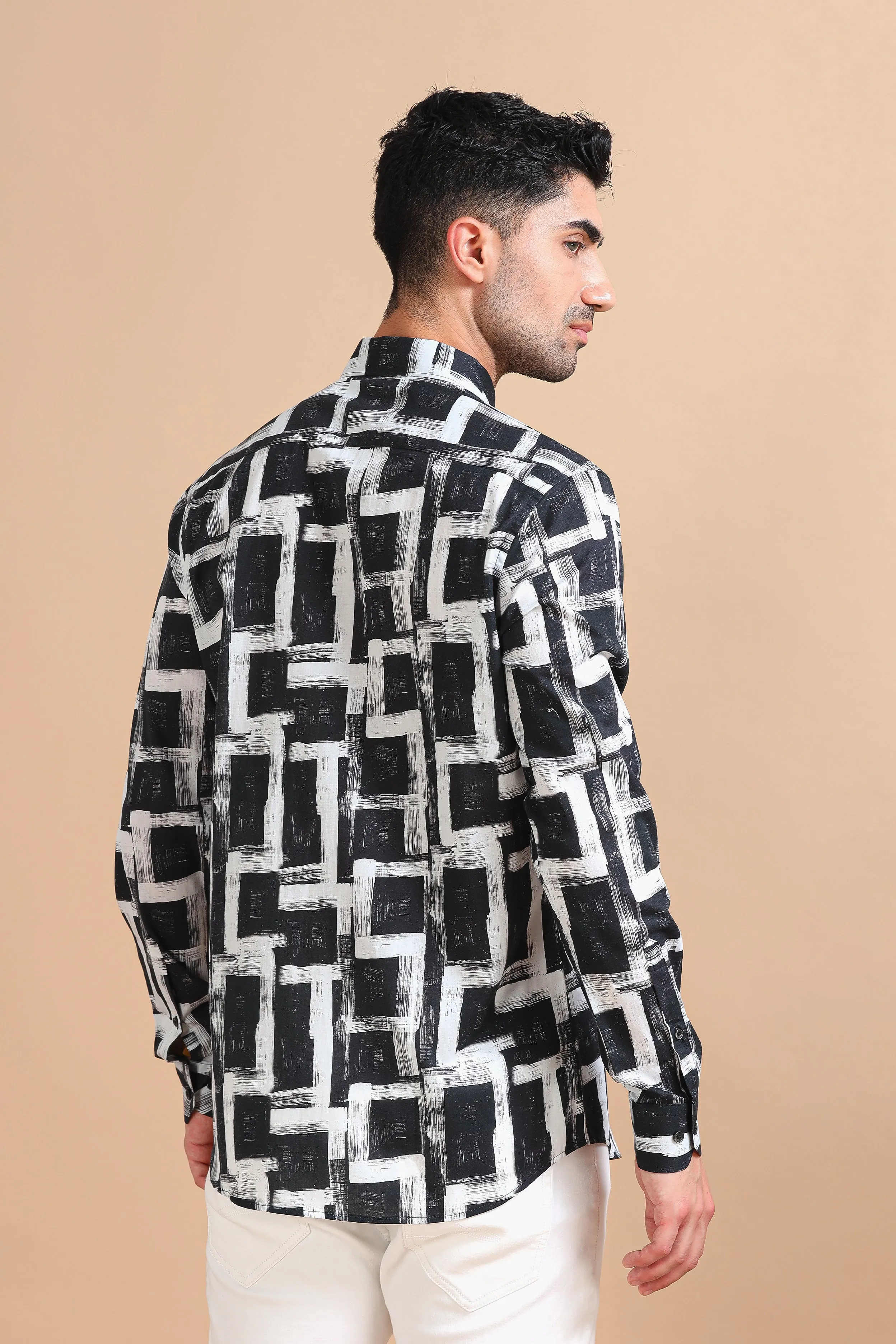 Monochrome Maze