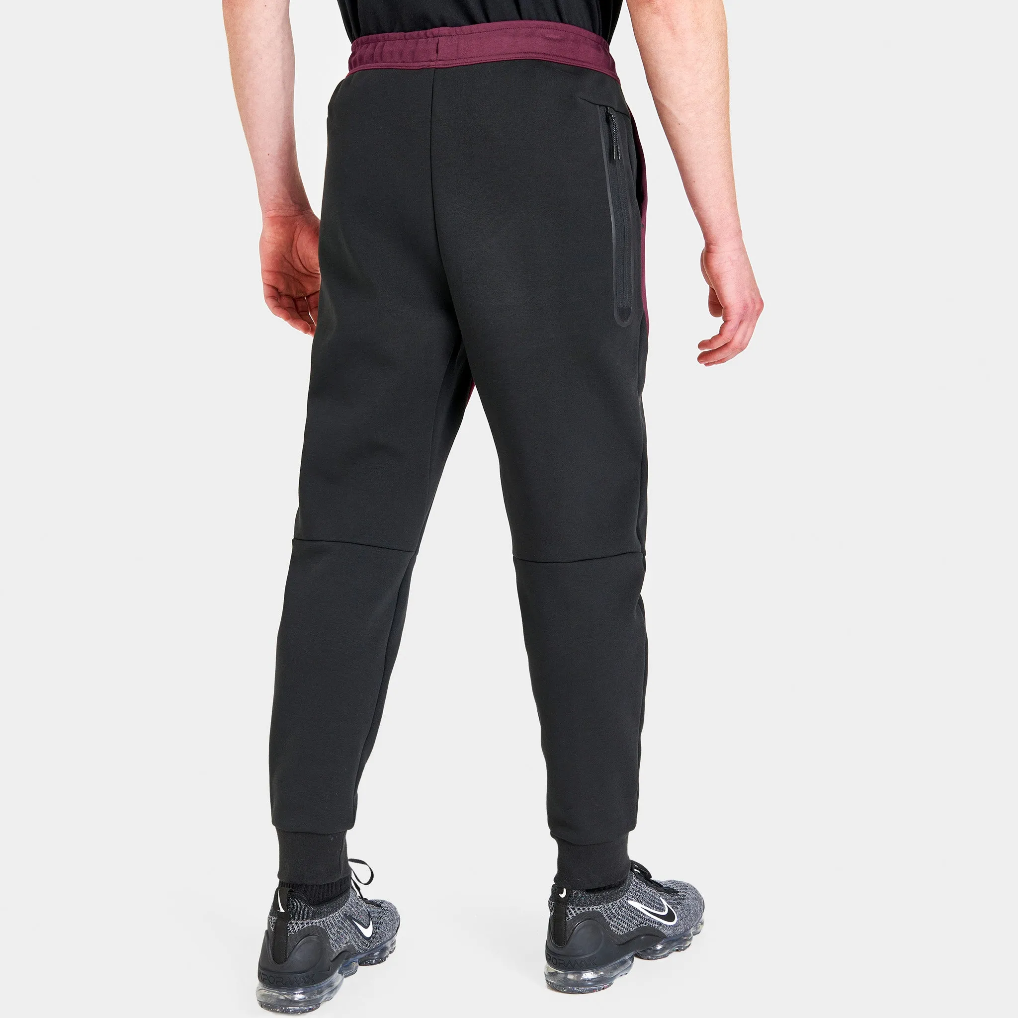 Nike Sportswear Tech Fleece Joggers Black / Dark Beetroot - Phantom