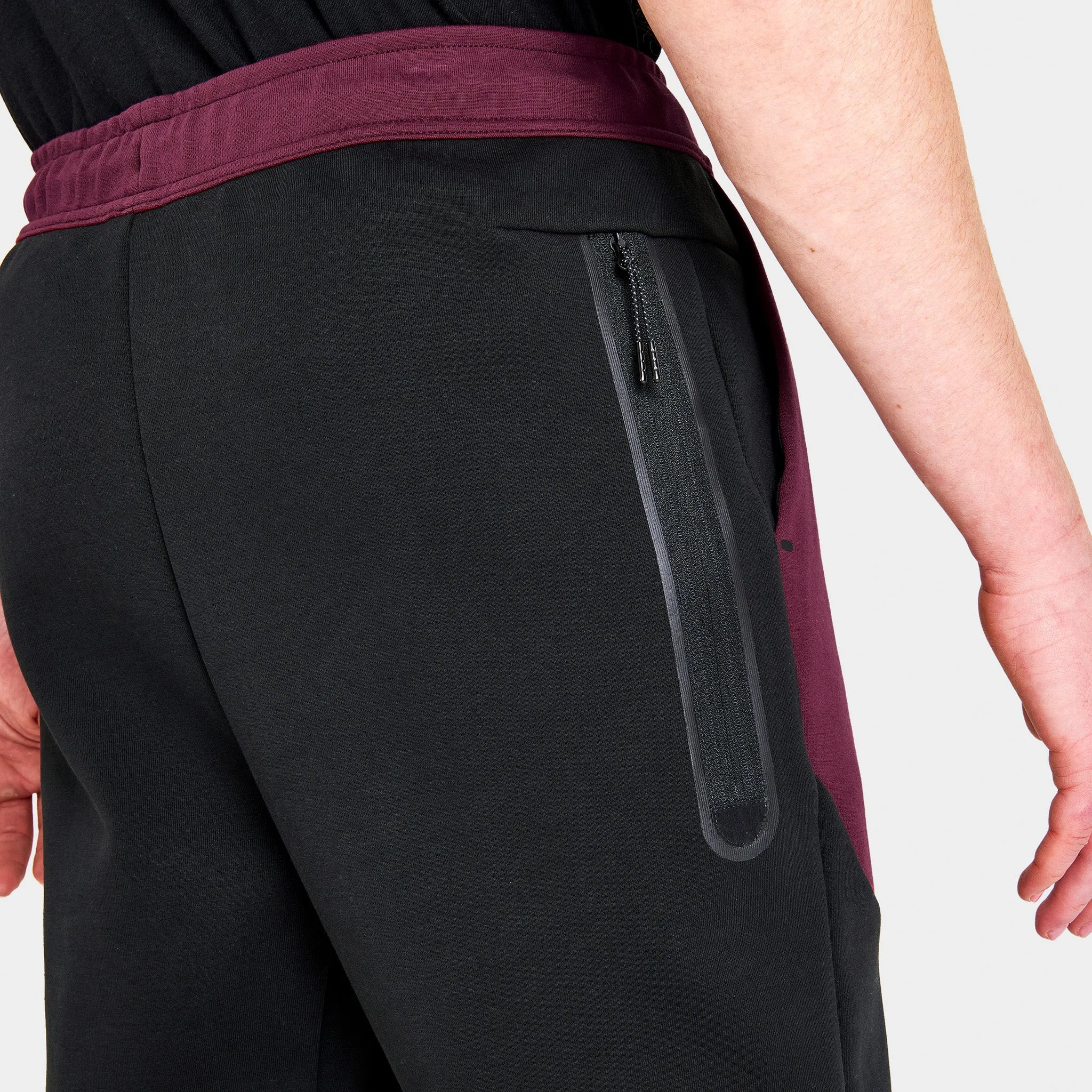 Nike Sportswear Tech Fleece Joggers Black / Dark Beetroot - Phantom
