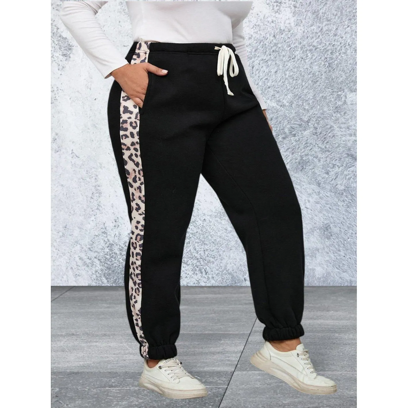 Plus Size Leopard Print On The Side Joggers