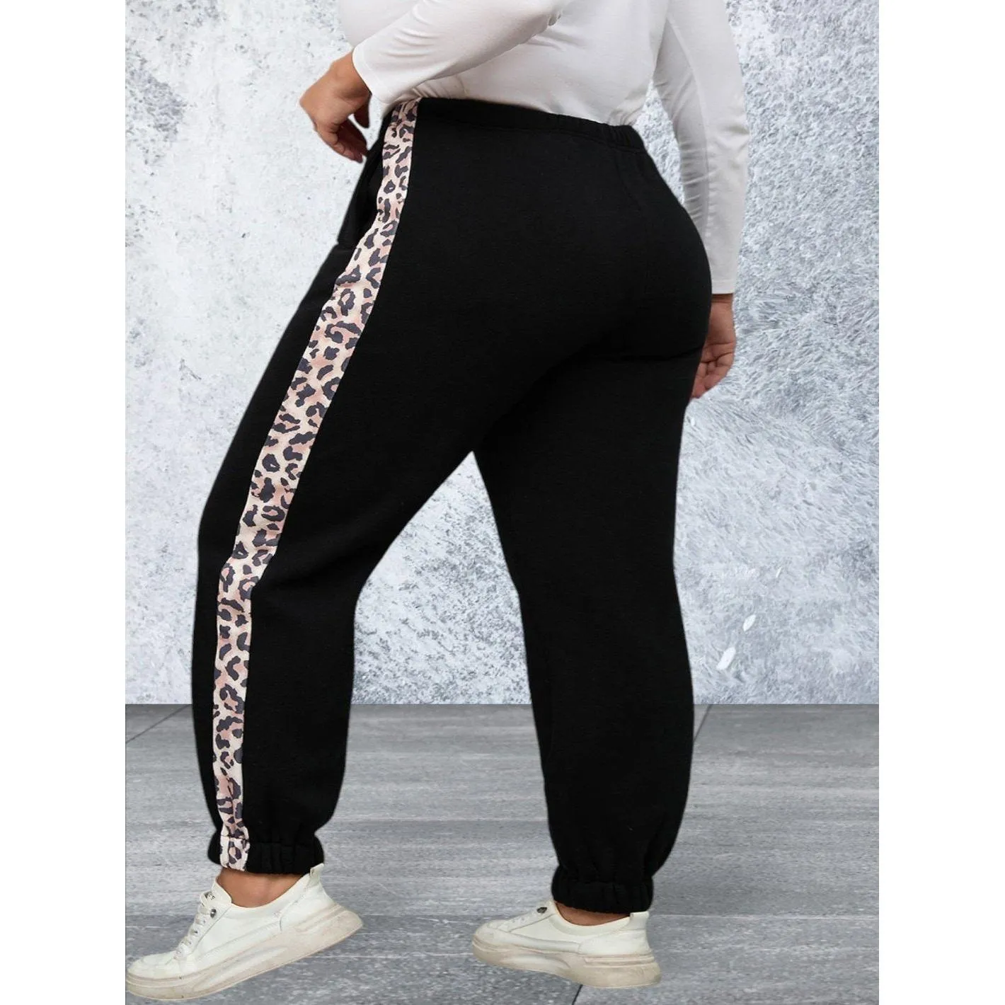 Plus Size Leopard Print On The Side Joggers