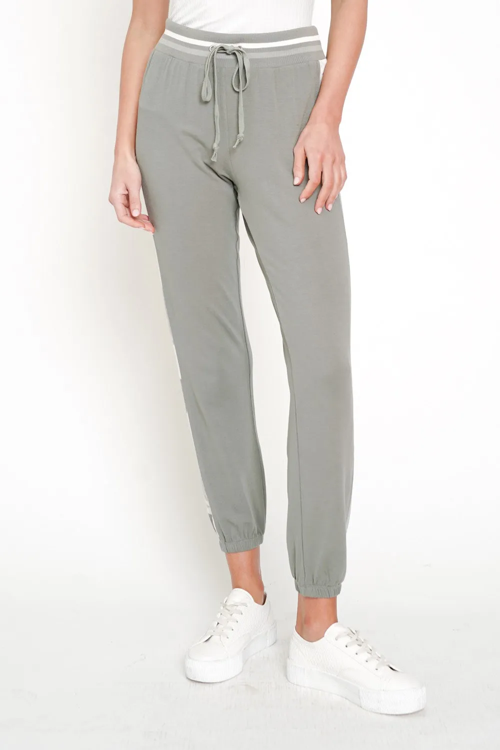 Side Seam Camo Contrast Jogger | MYSTREE
