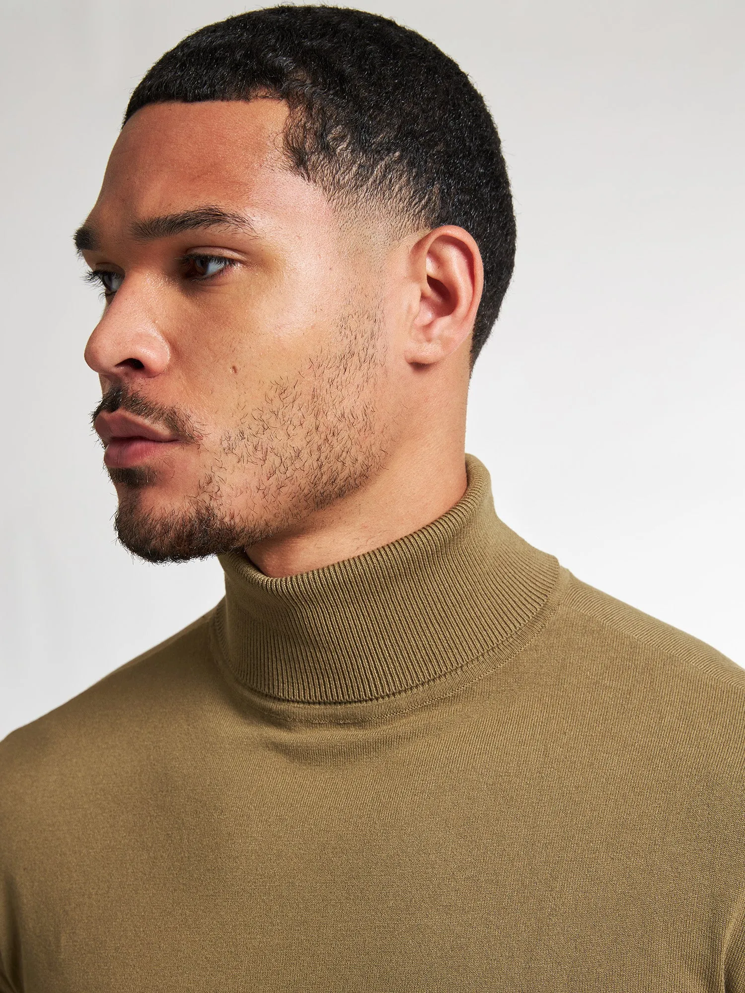 Turtleneck Awuna