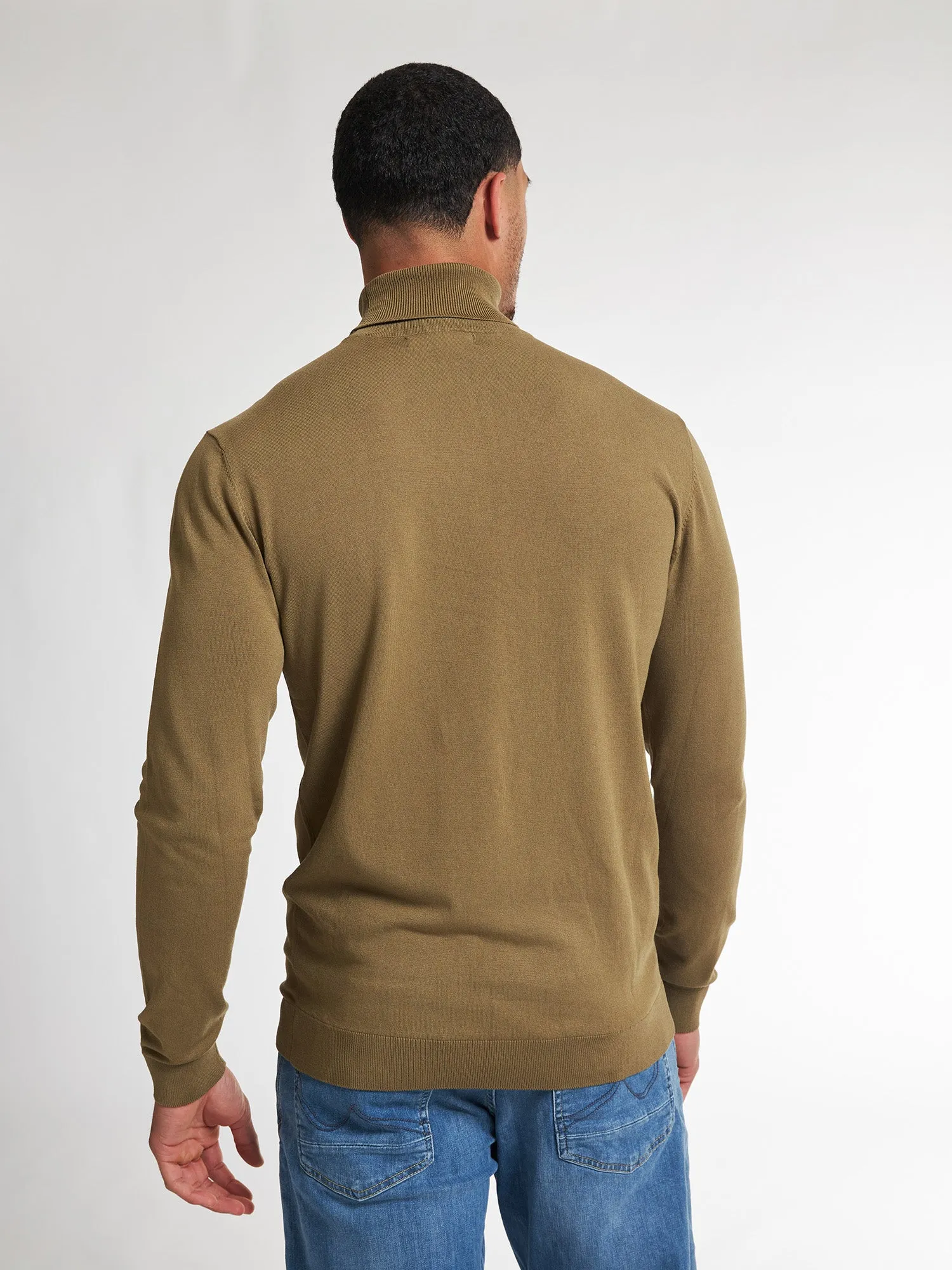 Turtleneck Awuna