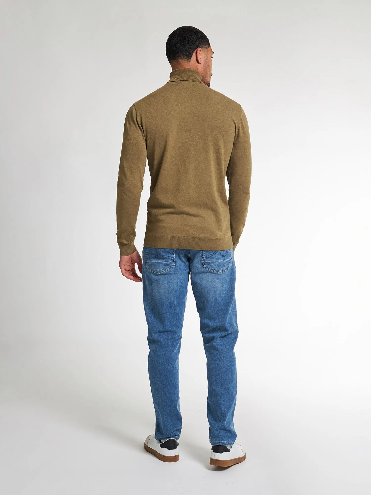Turtleneck Awuna