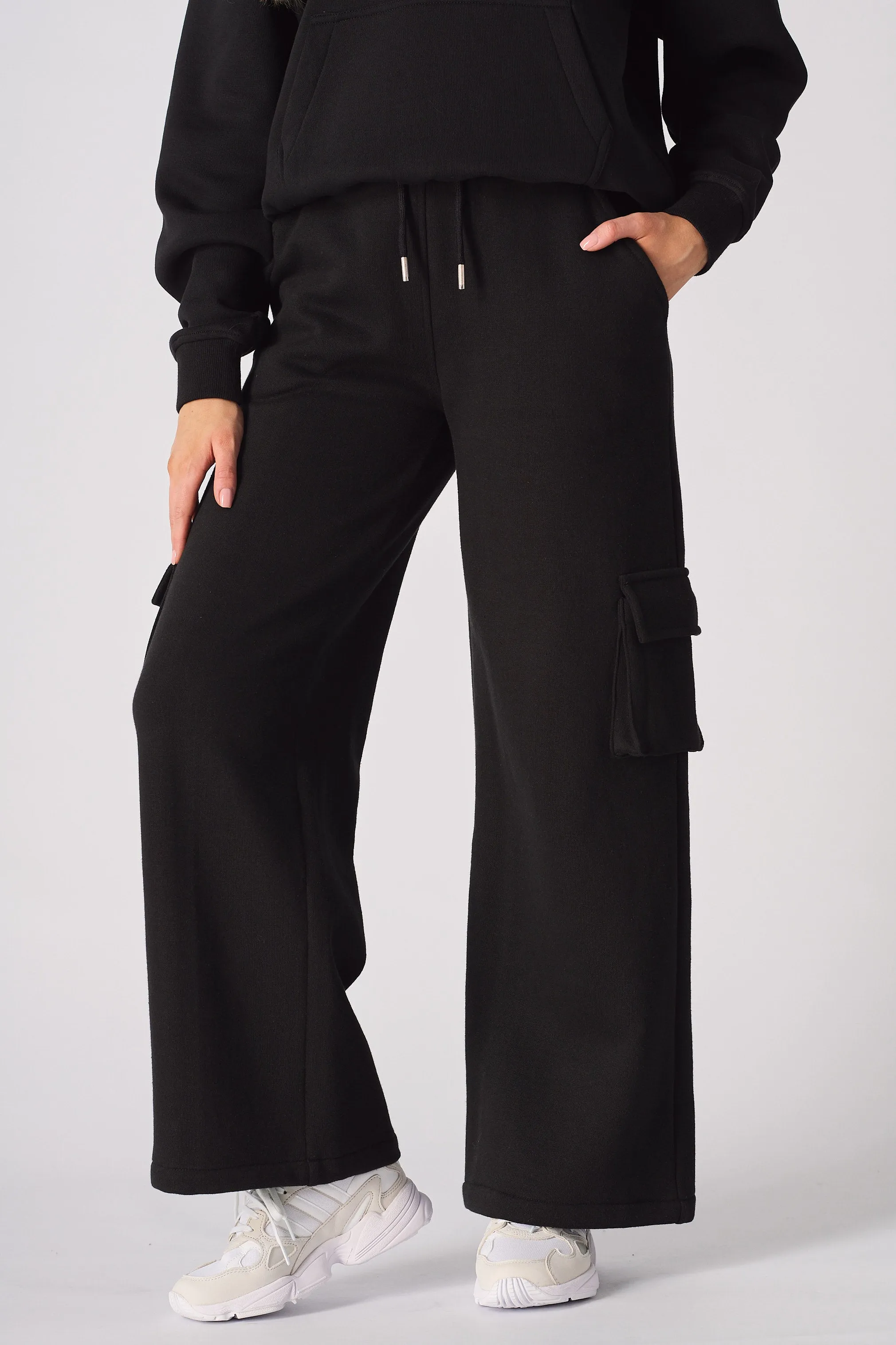 WIDE LEG CARGO JOGGER - BLACK
