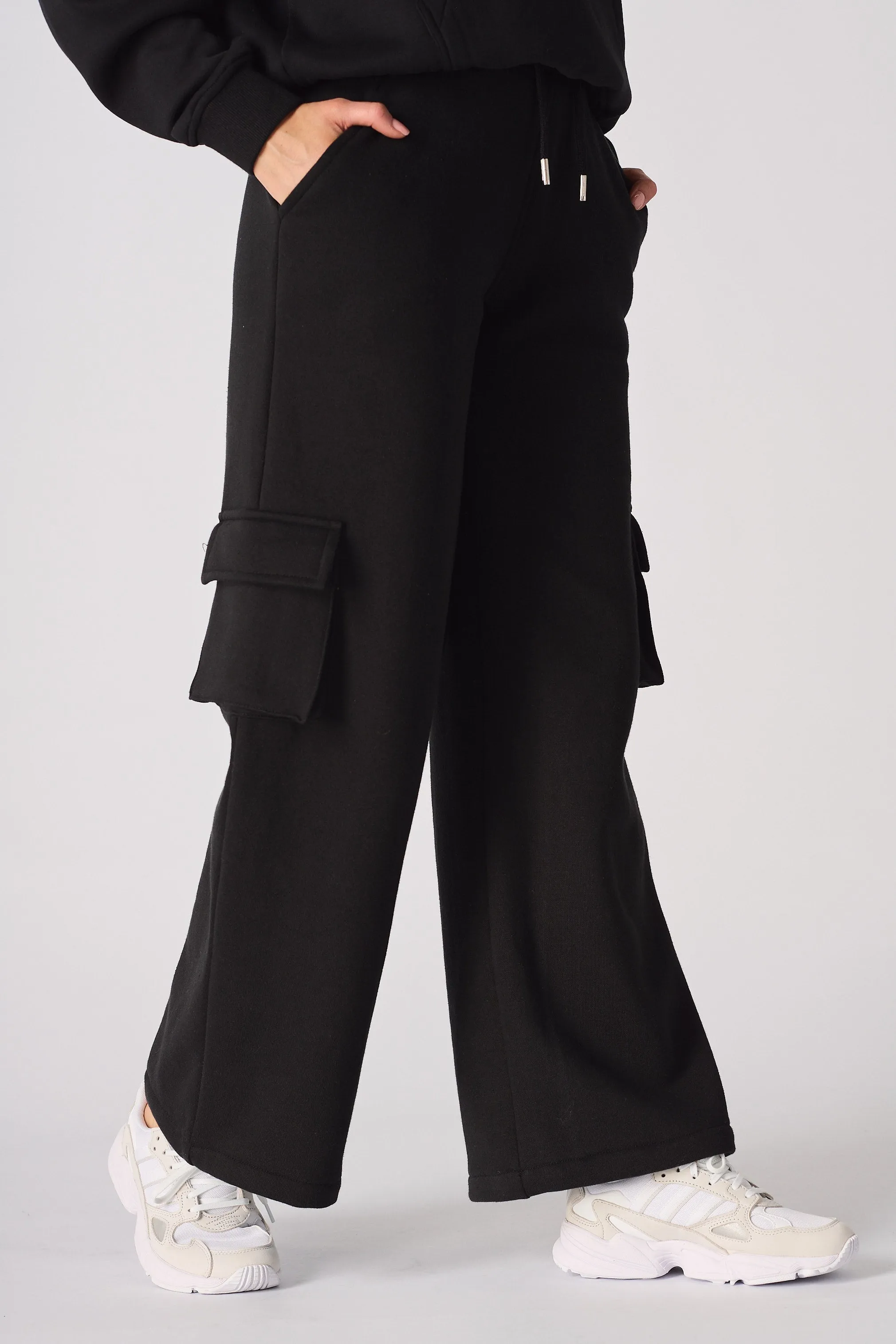 WIDE LEG CARGO JOGGER - BLACK