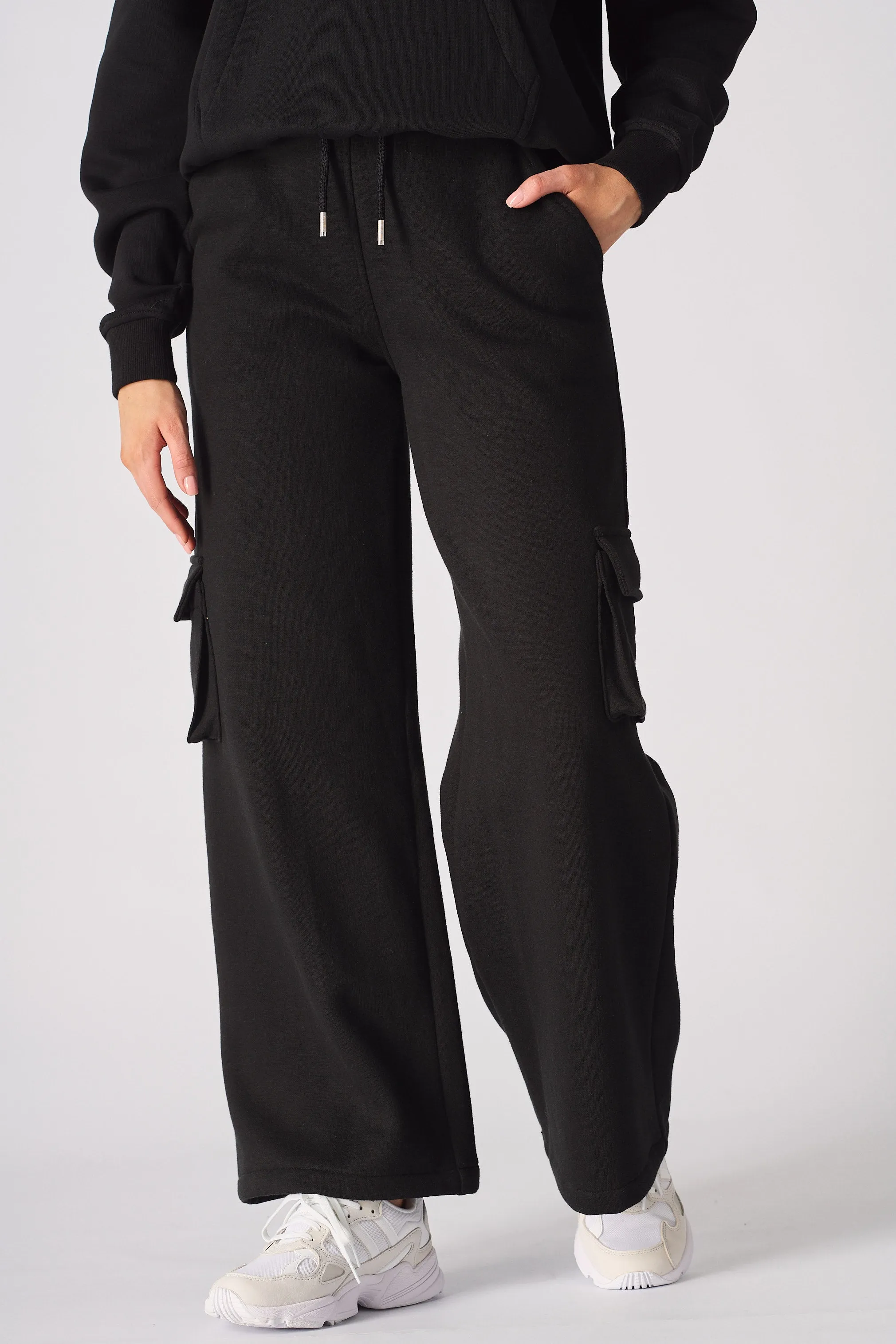 WIDE LEG CARGO JOGGER - BLACK