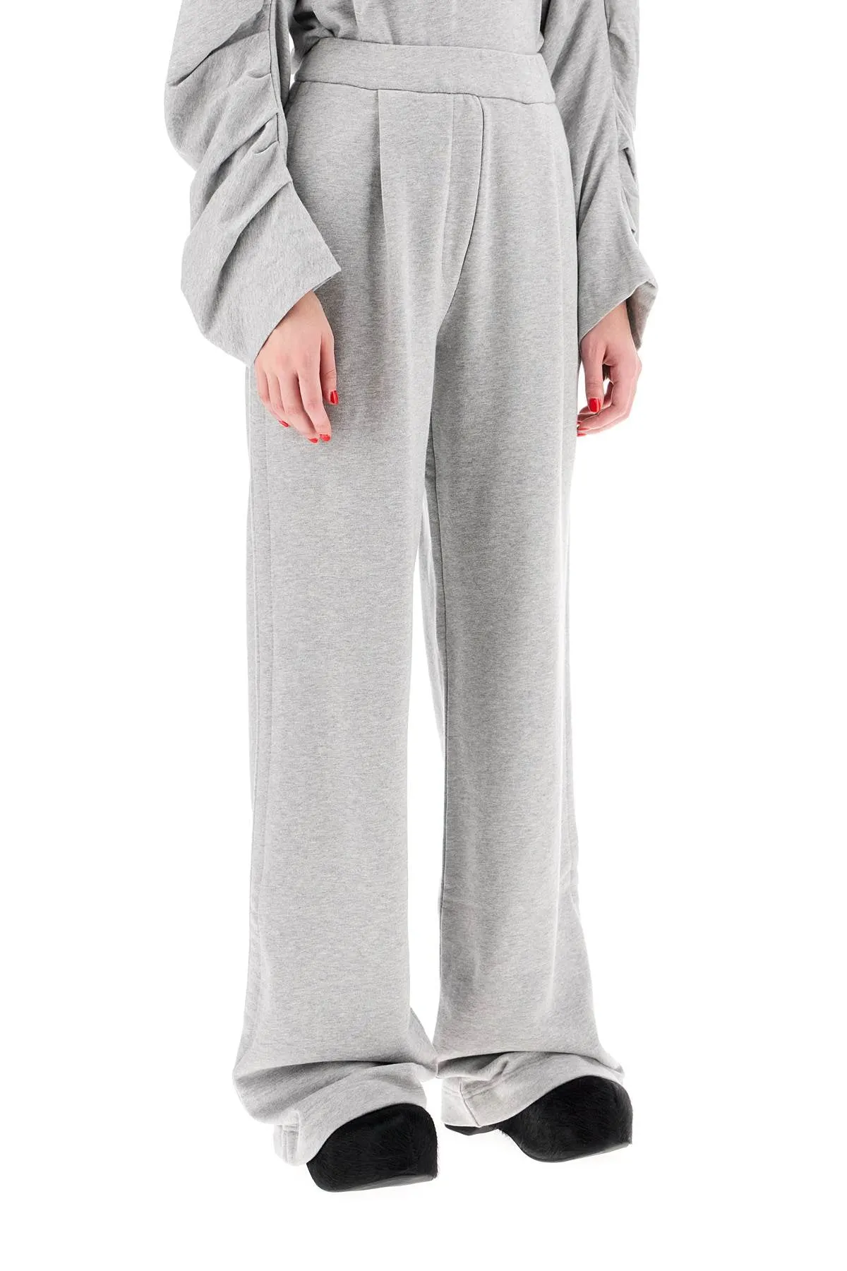 wide shoulder joggers with